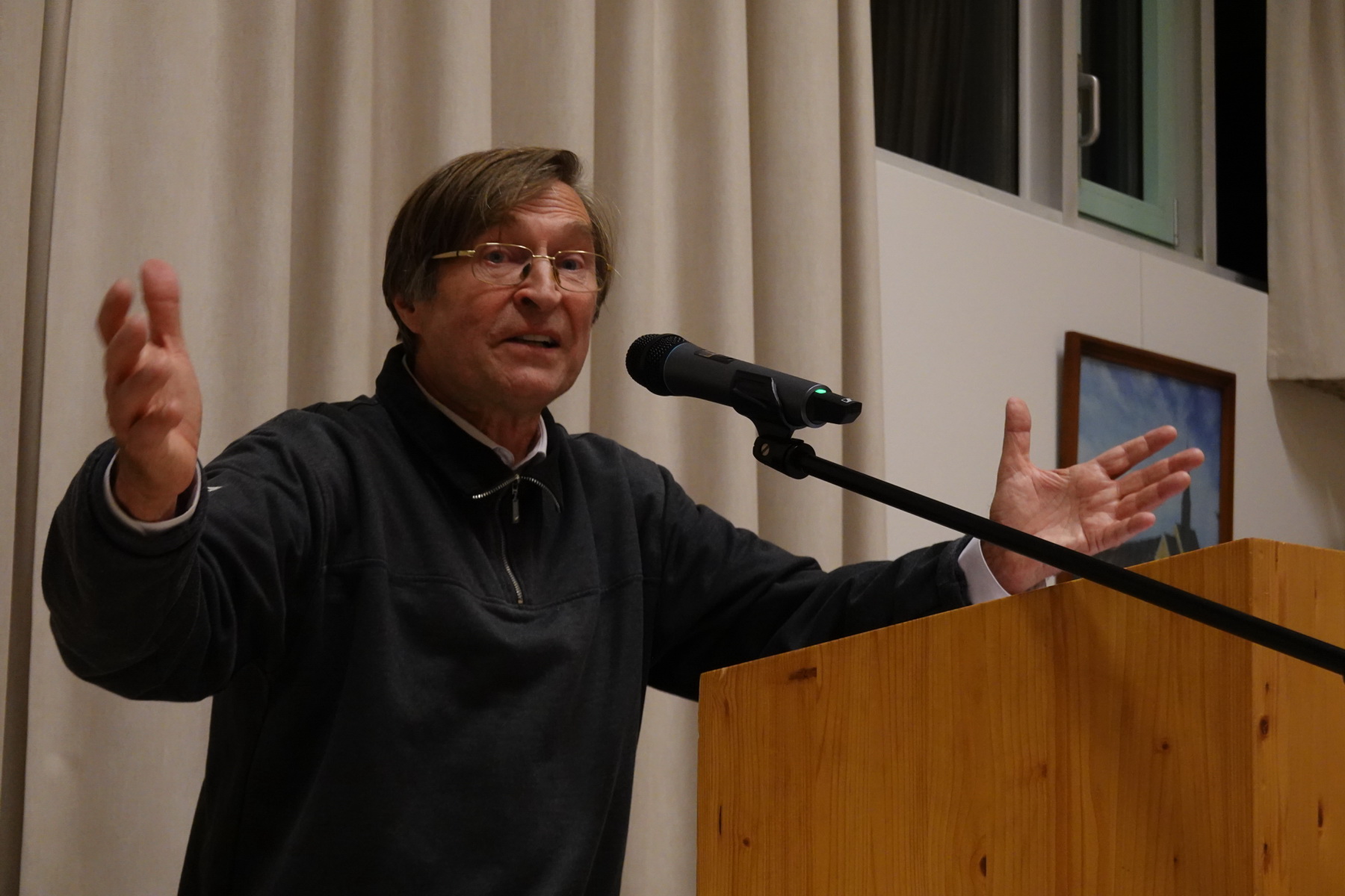 DR. Hartmut Semmler